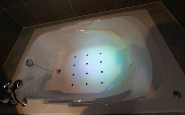 IMT 1 Hotel Wolgot