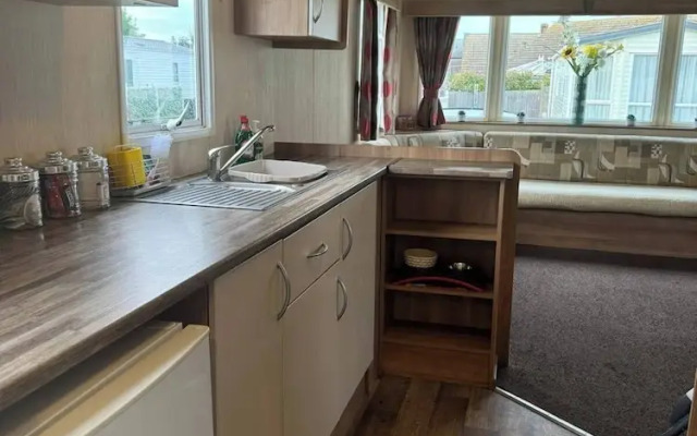 3 bed With Balcony on Lido Beach