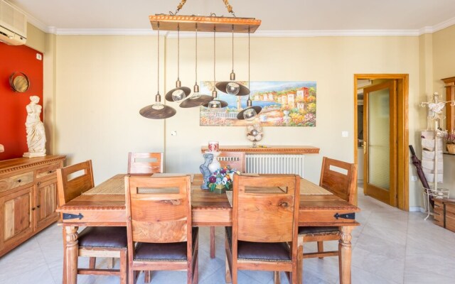 Sunny Luxurious 2Br 2Ba Apt In Athens