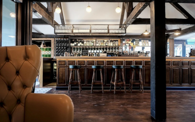 Cromwell Arms Country Pub with Rooms