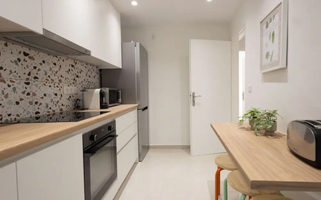 Seaside Elegance Brand New 2BD Luxury Stay