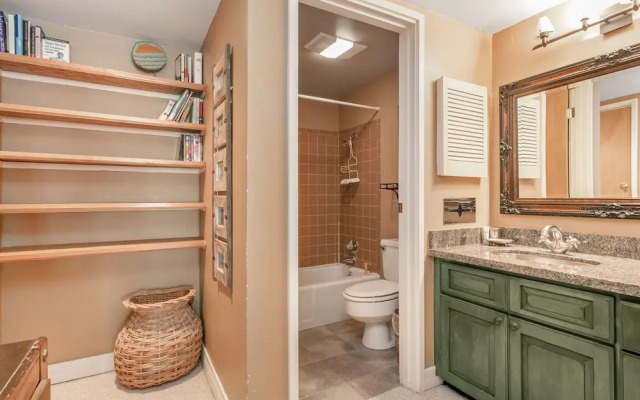 103 Fallridge Miniums 3 Bedroom Condo by RedAwning