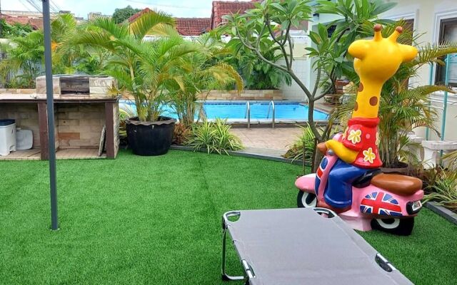 Viewbor Villa - Pattaya Holiday House Walking Street