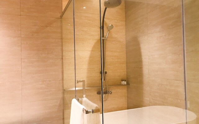 Expressionz Professional Suites by 7kgTravellerHome