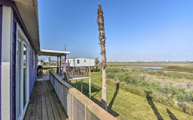 Bright & Breezy Home: 4 Blocks From the Beach!