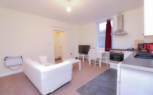 Cosy 2BD Flat Lincoln City Centre Sleeps 3
