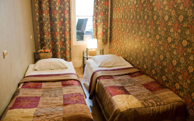 OldHouse Hostel