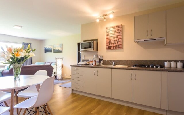 Large Distinctive AND Spacious Family Home