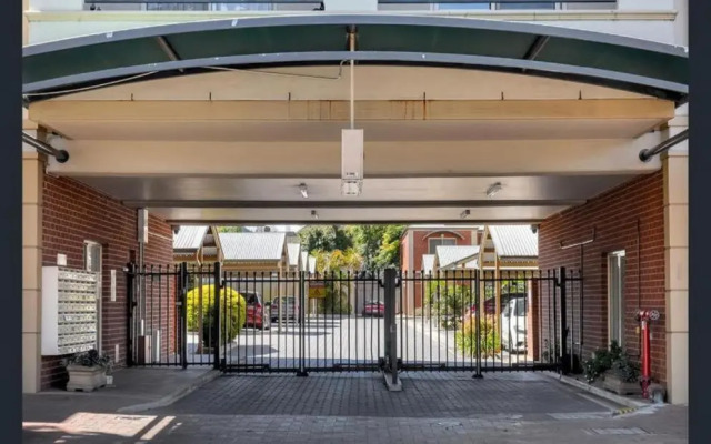 The Grand Apartments North Adelaide