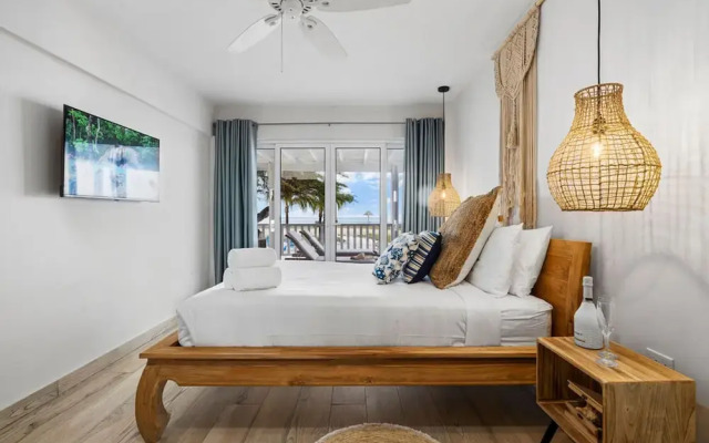 Secluded Beachfront Gem Pool Patio View BBQ