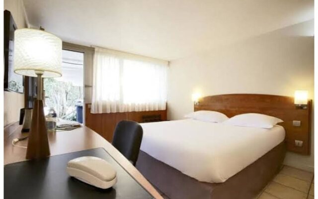 Hotel Kyriad Avignon - Centre Commercial Cap Sud