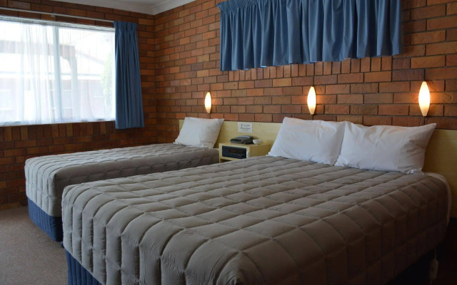 Peter Allen Motor Inn