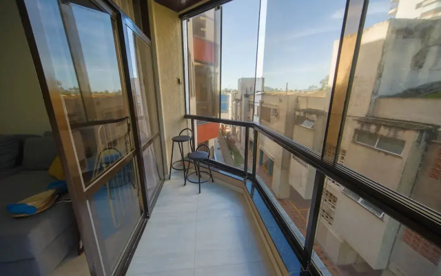 Apto Completo com Wi-fi Ar-cond a 200m da Praia