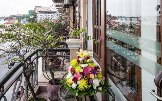 Red Hibiscus Hotel