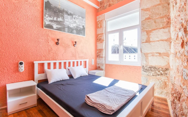 Modern Apartment With Roof Terrace in Athens