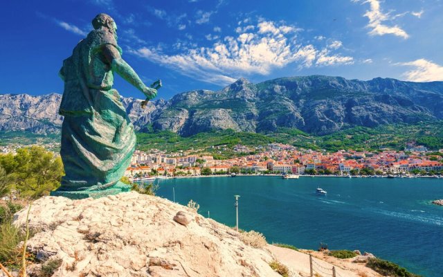 Stunning Home in Makarska With Wifi and 2 Bedrooms