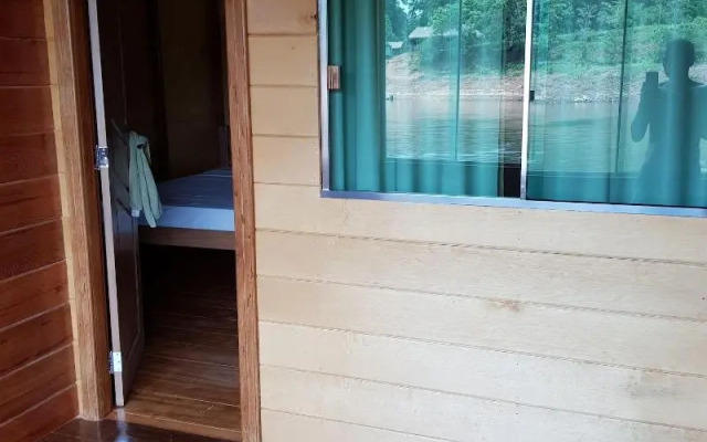 Amazon EcoTourism Arowana Lodge