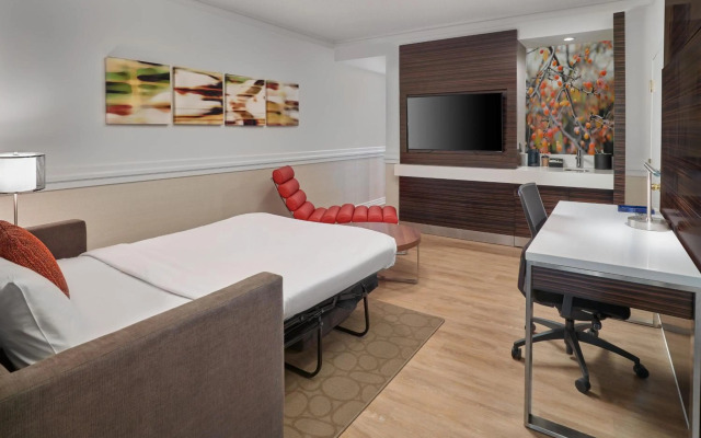 Delta Hotels by Marriott Edmonton Centre Suites