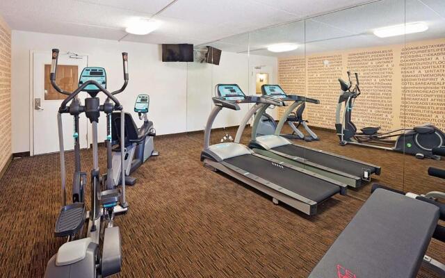 Norwood Inn & Suites Merrillville