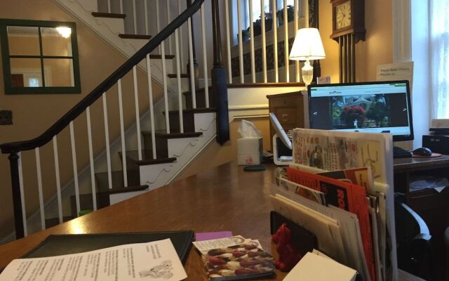 Red Lion Bed & Breakfast