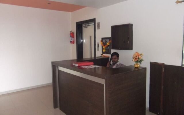 Hotel Trimurti Pride