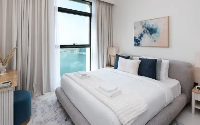 Serene 1BR w Private Palm View Balcony