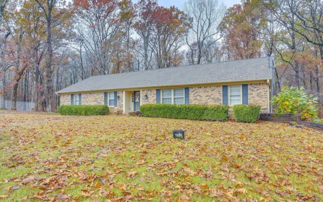 Charming Tennessee Retreat w/ Fireplace & Grill!