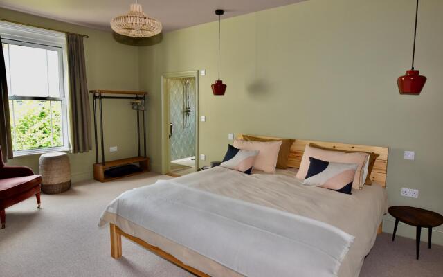 Blenheim House a Seaside Home for 12