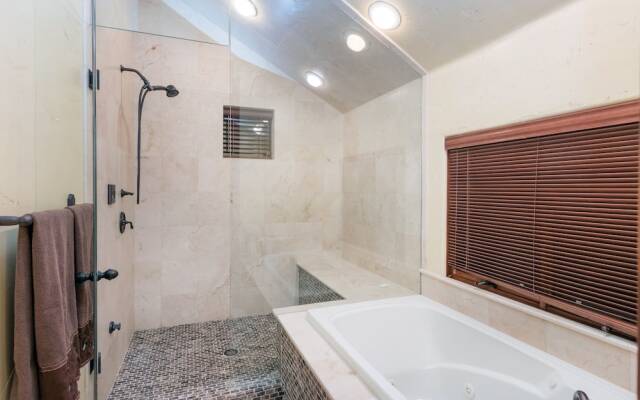 Stonegate Chalet - 4 Br Home