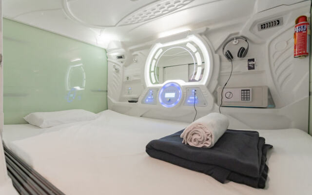 On The Go Capsule Hotel