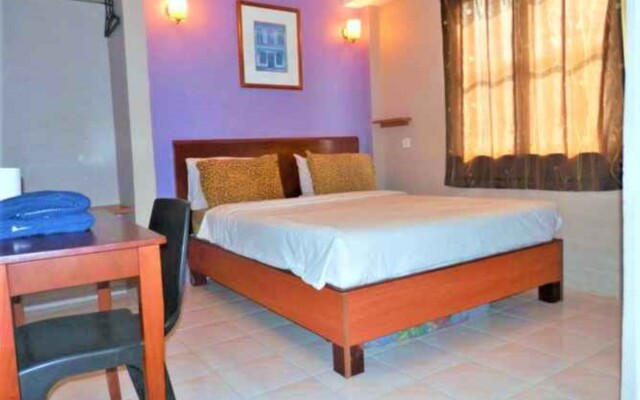 Travellers Planet Hotel & Guest House