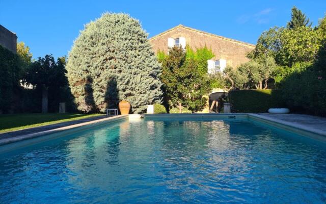 Maison Fontvieille, 8 pièces, 12 personnes - FR-1-599-41
