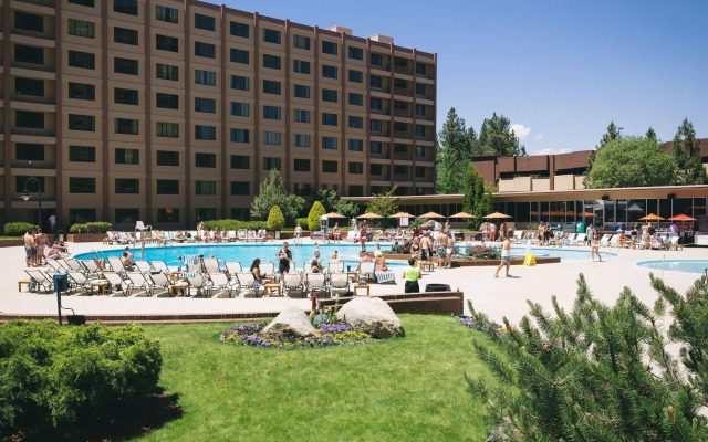 Golden Nugget Hotel & Casino Lake Tahoe