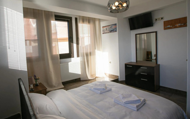 Stunning city view apt & parking space at Old town