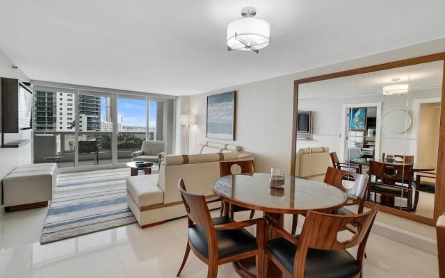 The Grand Condos by Edgewater One IR