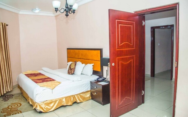 Royal Crest Hotel & Suites
