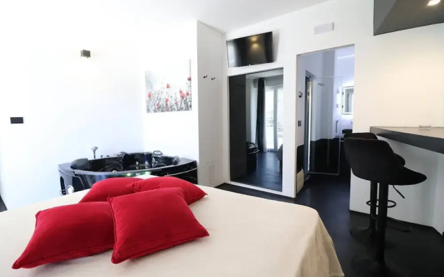 Black&white Otranto Suite