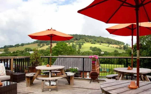 Usk And Railway Inn