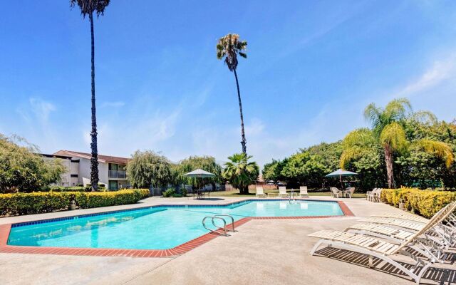 Howard Johnson Express Inn - Claremont