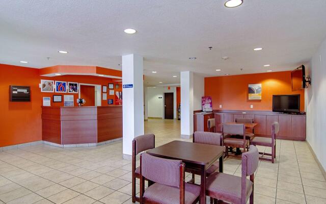 Americas Best Value Inn & Suites Brunswick