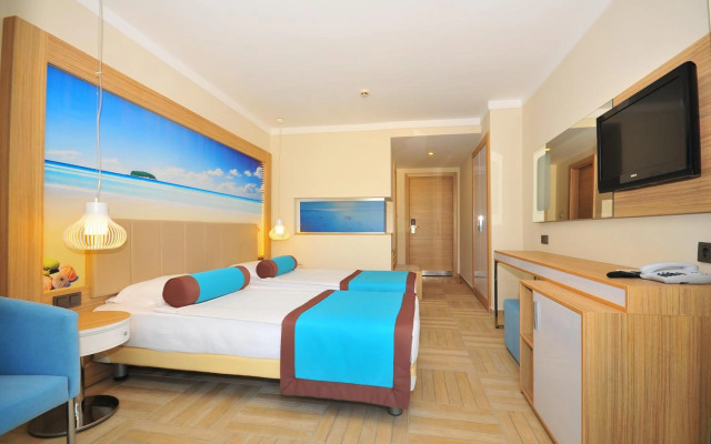 Отель Blue Bay Platinum