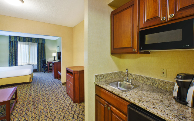 Holiday Inn Express Hotel & Suites Belleville by IHG