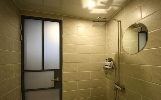 Calm Rest Hotel Busan Sasang