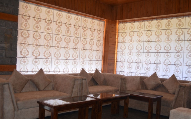 8fold by Larisa, Jibhi