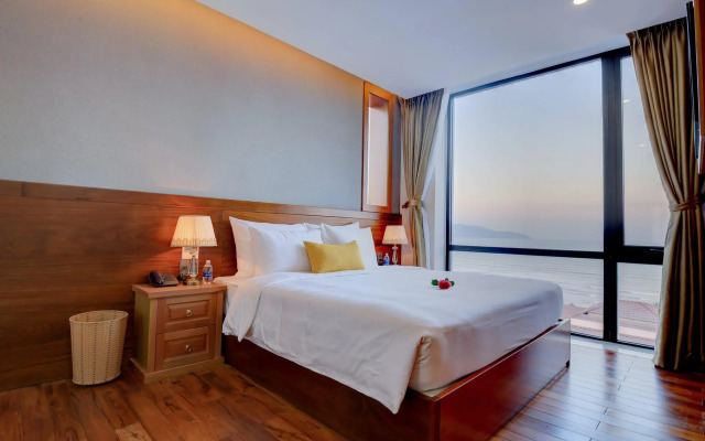 Sunny Ocean Hotel & Spa
