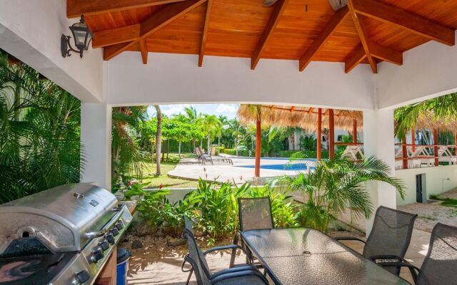 Elegant Oceanview Condo with Spacious Open-Concept Floor Plan and Inviting Beach Design