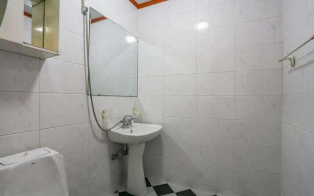 Sokcho White Light House Pension