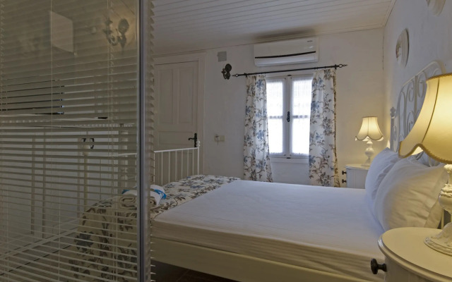 Alacati Roka Tas Otel