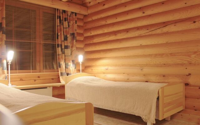 Aapishovi Chalet