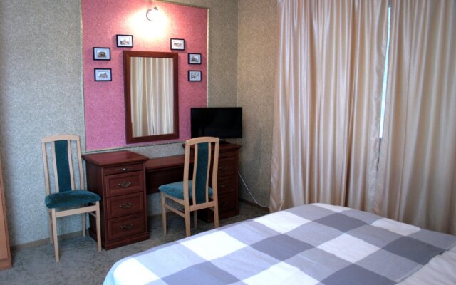 Refresh Guest House